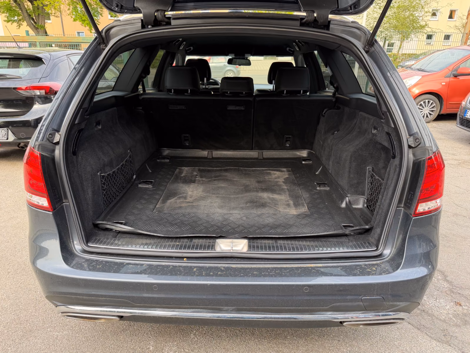 Mercedes-Benz E 220 E T-Modell E 220 CDI AMG LINE *SCHALTER