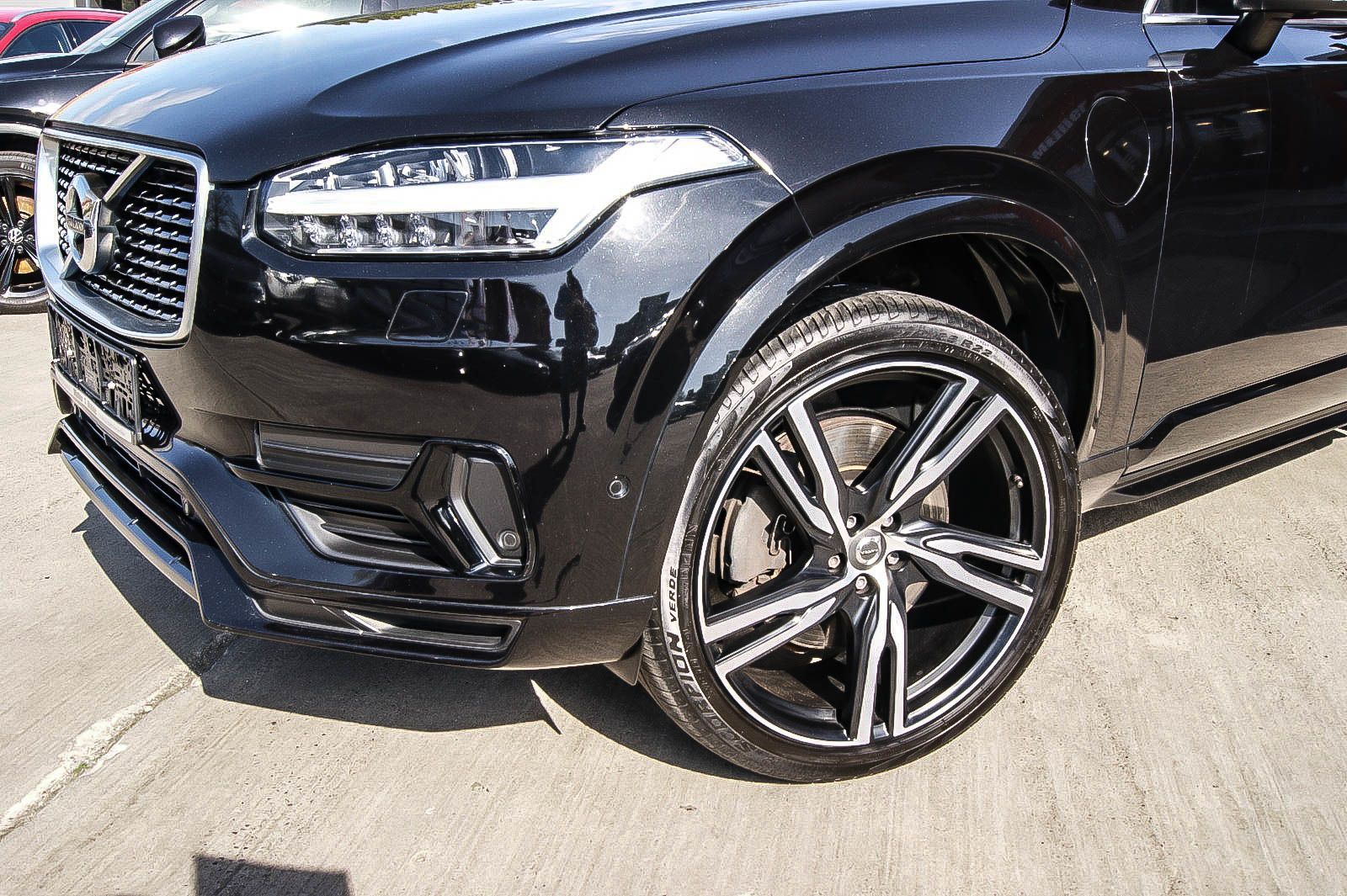 Fahrzeugabbildung Volvo XC90 T8 Hybrid R-DESIGN AWD 22-ZOLL STANDHEIZUNG