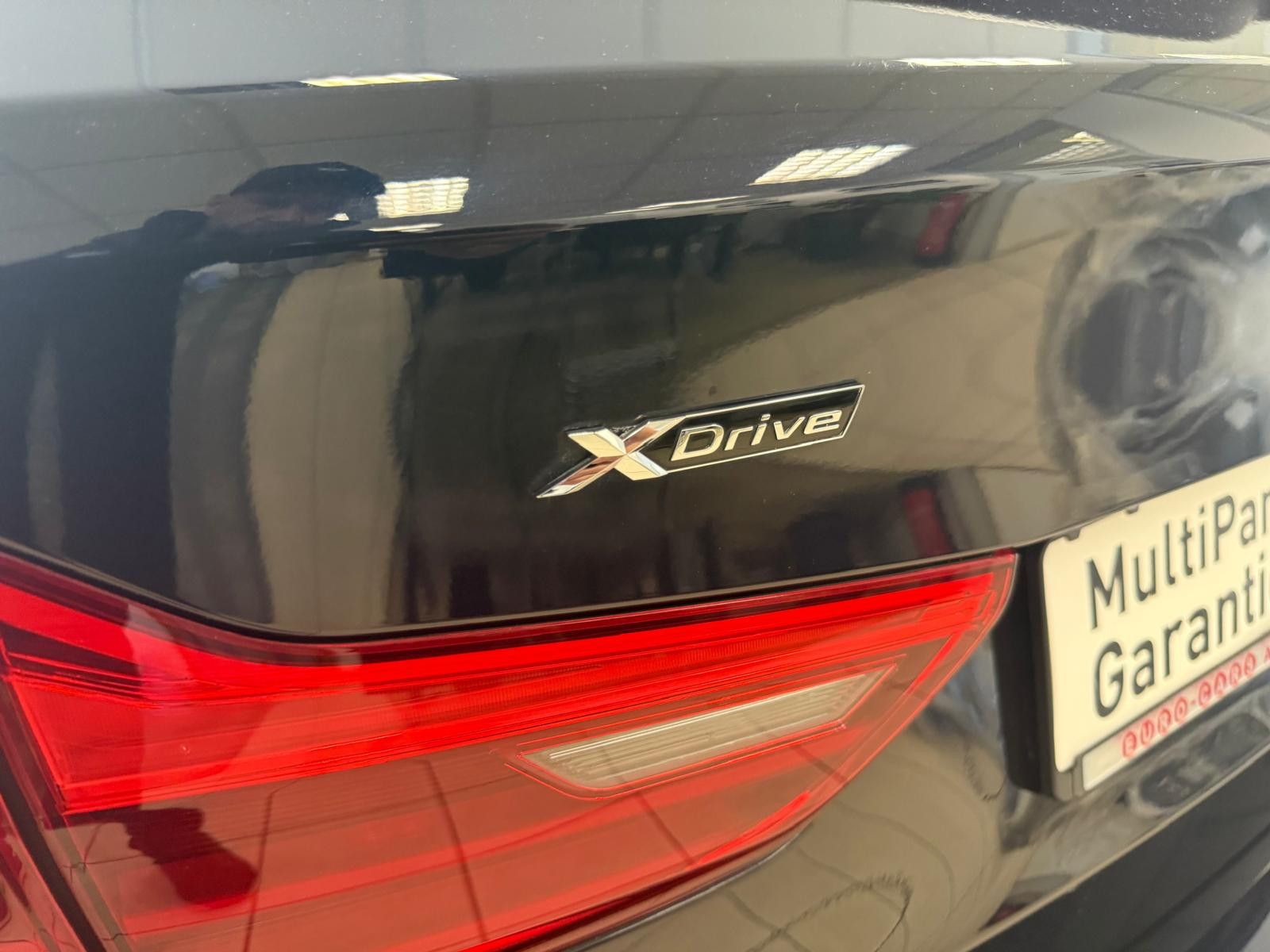 Fahrzeugabbildung BMW 540i Touring xDrive M /1.HAND/ SCHECKHEFT