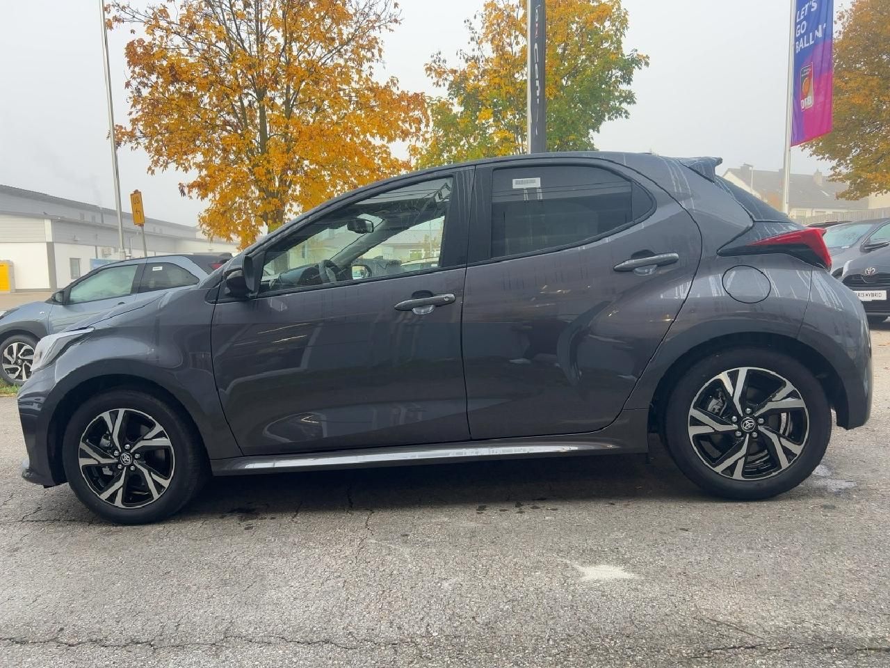 Fahrzeugabbildung Toyota 1,5 Hybrid Teamplayer *1,99% bis 31.03.*