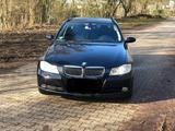 BMW 325 xi xDrive Xenon TÜV NEU - BMW 325 aus 2006: 325xi