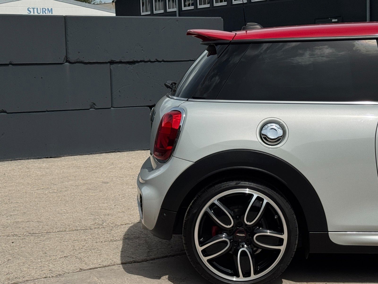 Fahrzeugabbildung MINI John Cooper Works CarPlay Adap. LED NAV HuD PDC