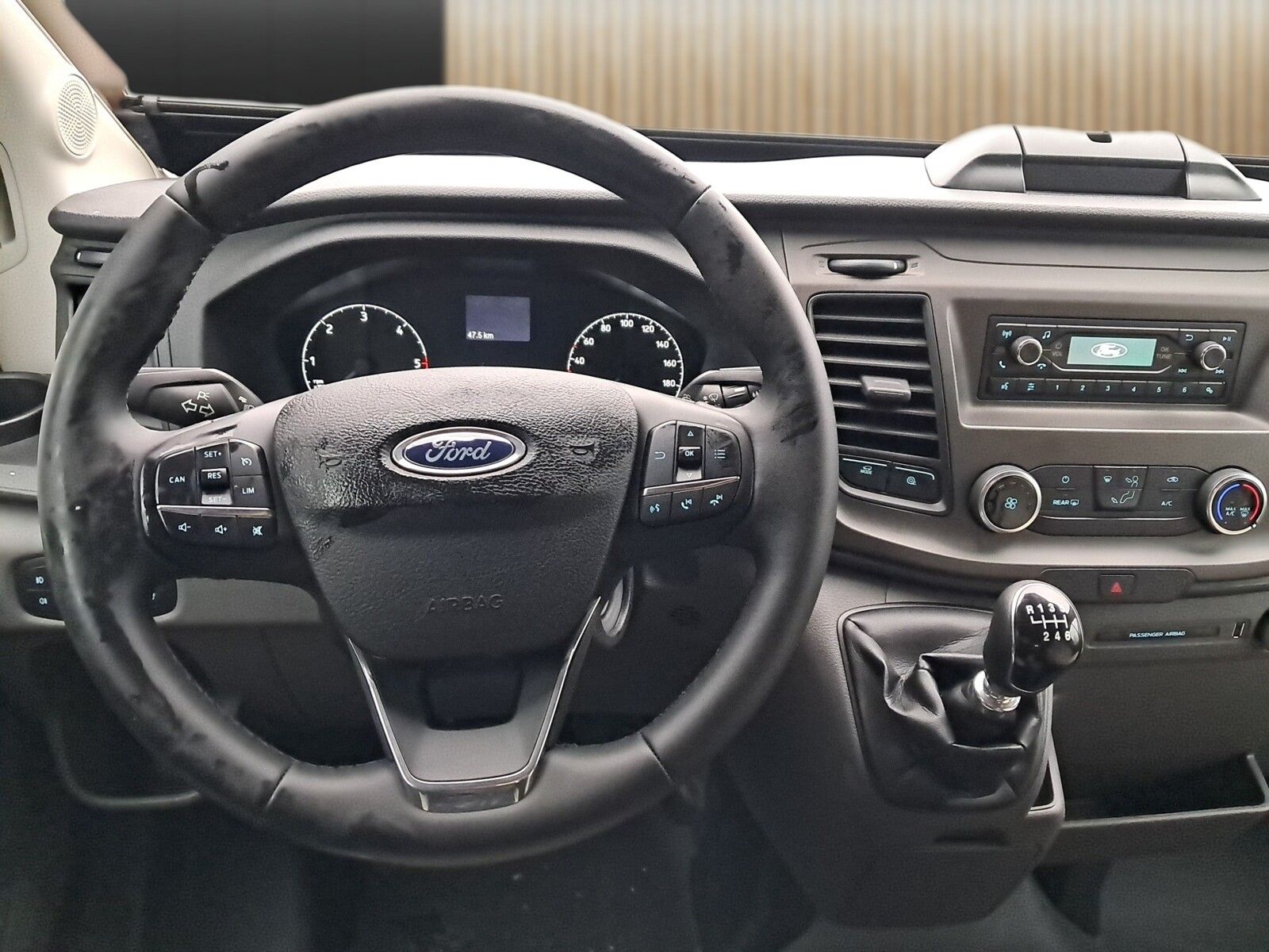 Fahrzeugabbildung Karmann Dexter 4x4 DE 570 AW Klima, RFK, El. Trittstufe