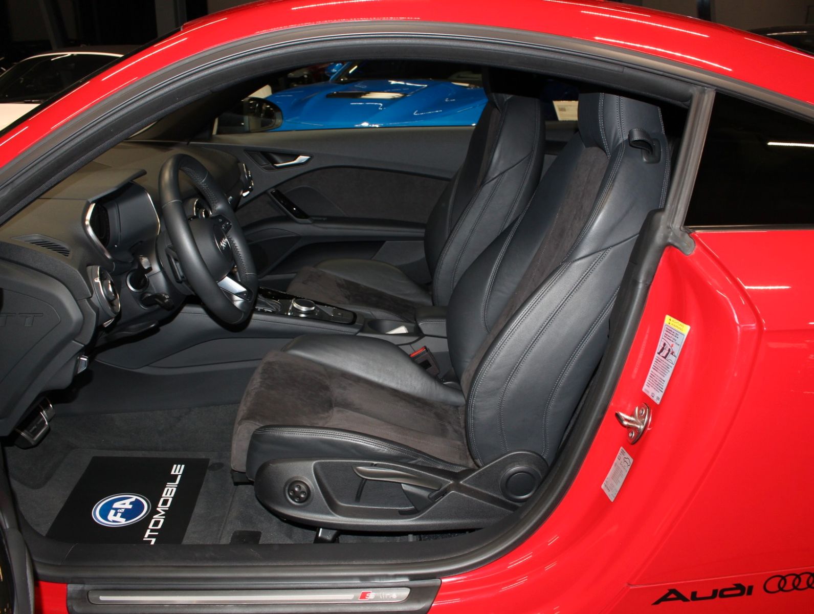 Fahrzeugabbildung Audi TT 1.8 TFSI Coupe S-Tronic S-Line Selection Plus