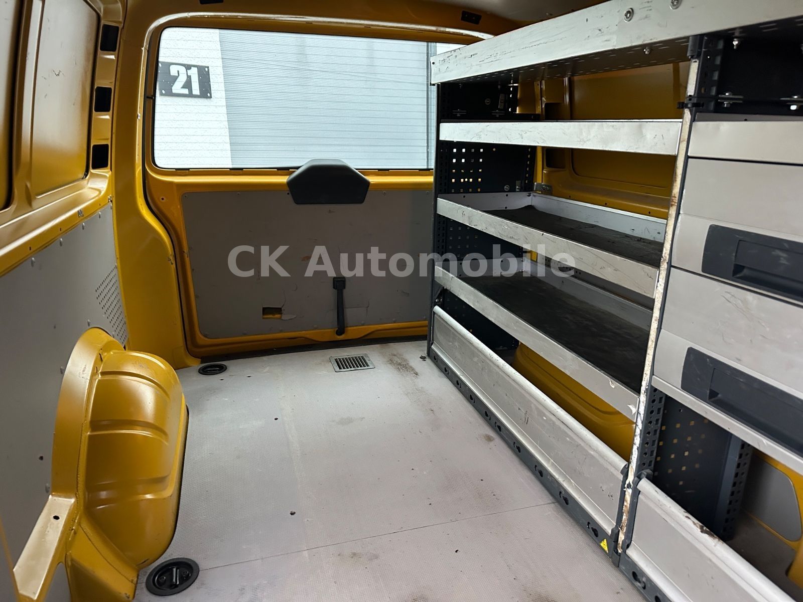 Fahrzeugabbildung Volkswagen T6 Transporter Kasten lang 2.0TDI/Klima/AHK 2.5T