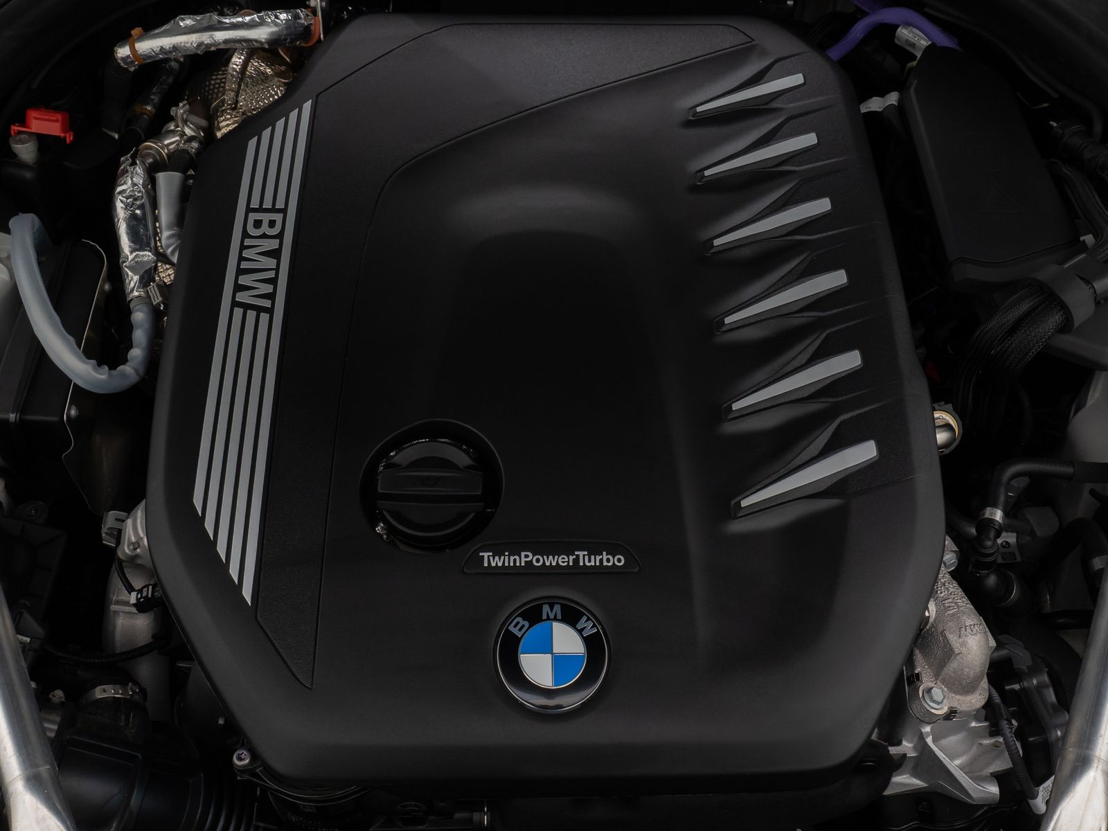 Fahrzeugabbildung BMW 530d xD M Sport DAB Kamera HUD Laser 4*Klima 19"