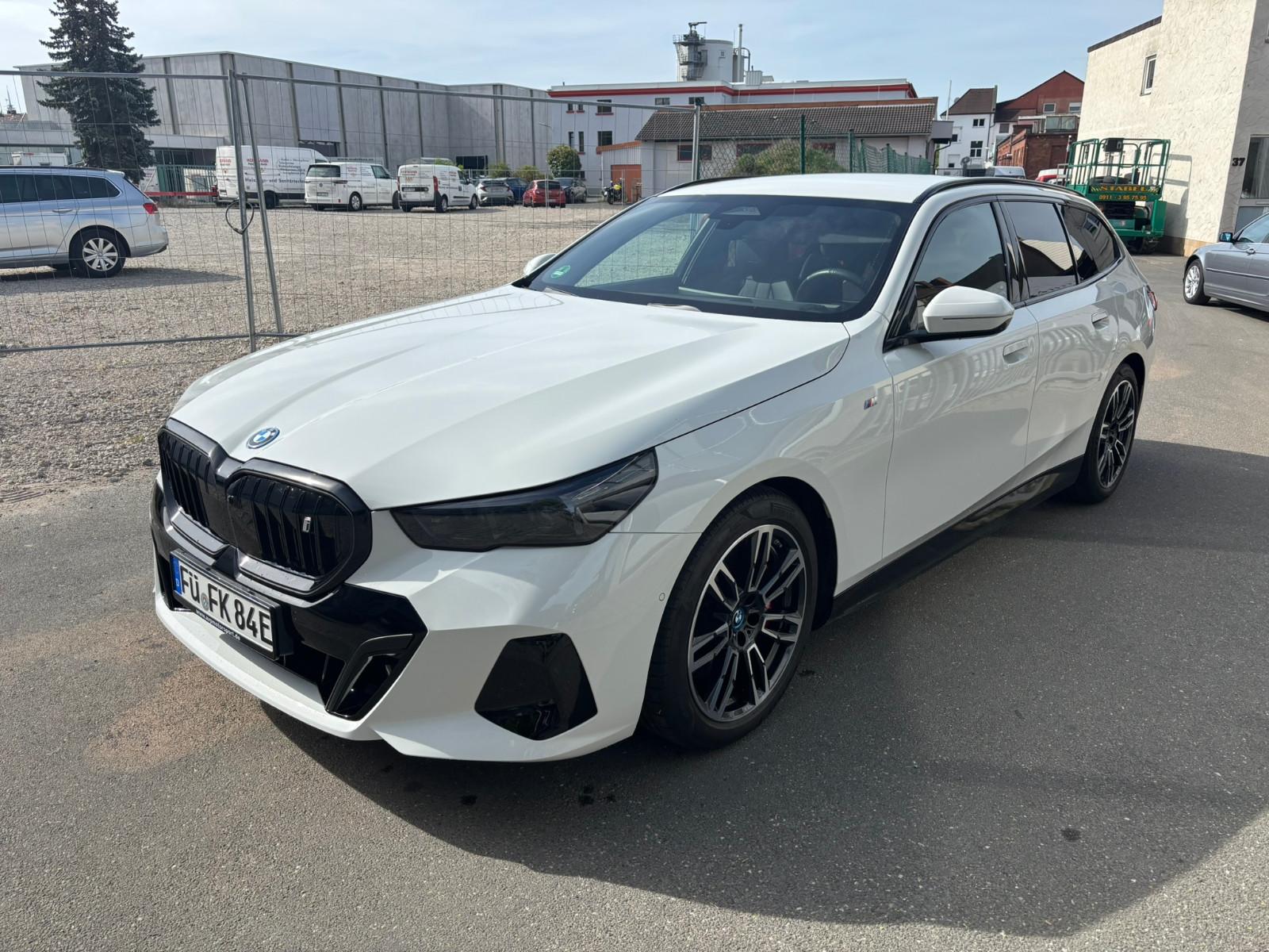 BMW i5 Touring 40 M Sport Pro *inkl. Winterräder*