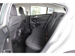 Fahrzeugabbildung Ford Focus Cool & Connect,viele Extras,Top-Zustand