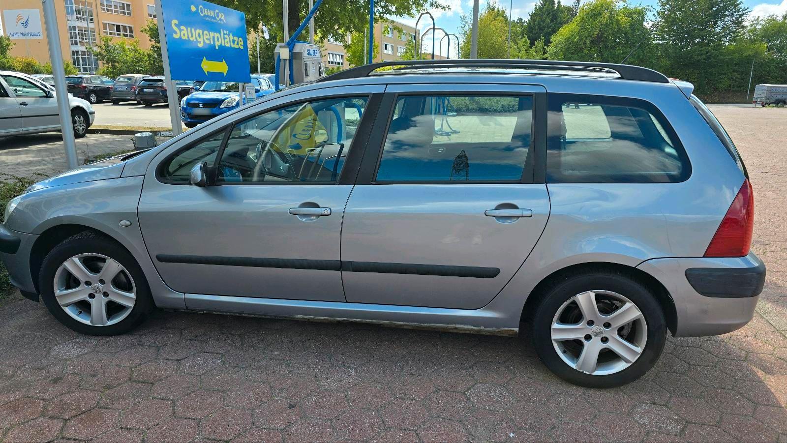 Peugeot 307 2005 — interior