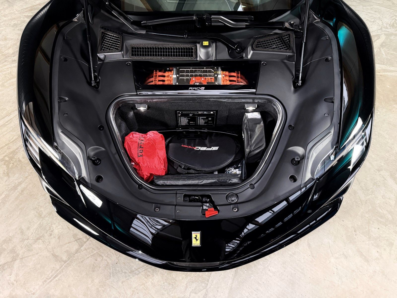 Fahrzeugabbildung Ferrari SF90 Spider + Vollcarbon + Lift + NeroDS1250