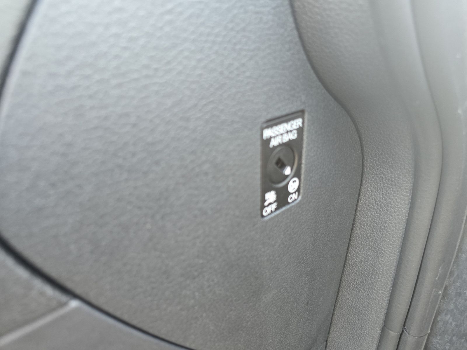 Fahrzeugabbildung Volkswagen Golf VII +Kamera+PDC+LED+Navi+Borbet Alu18``