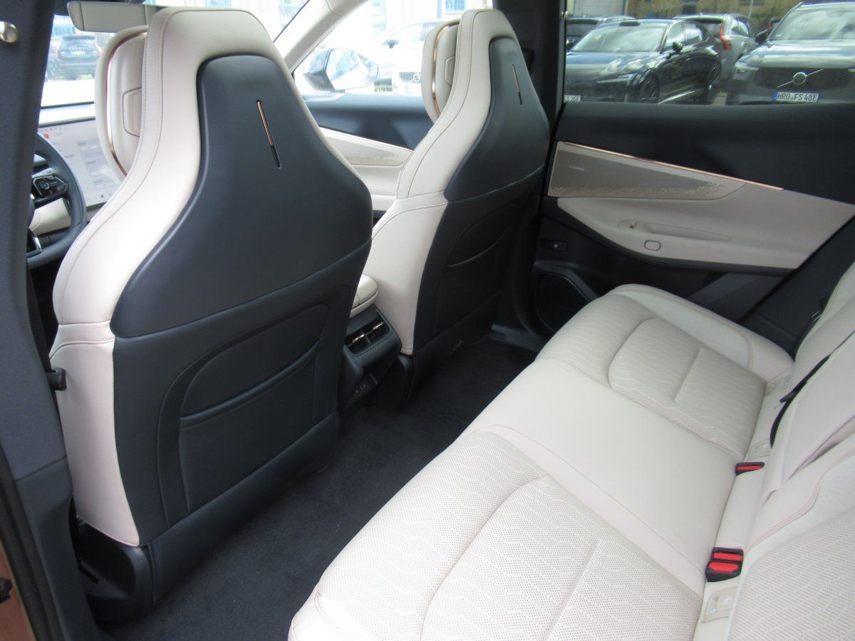 Lynk & Co 08