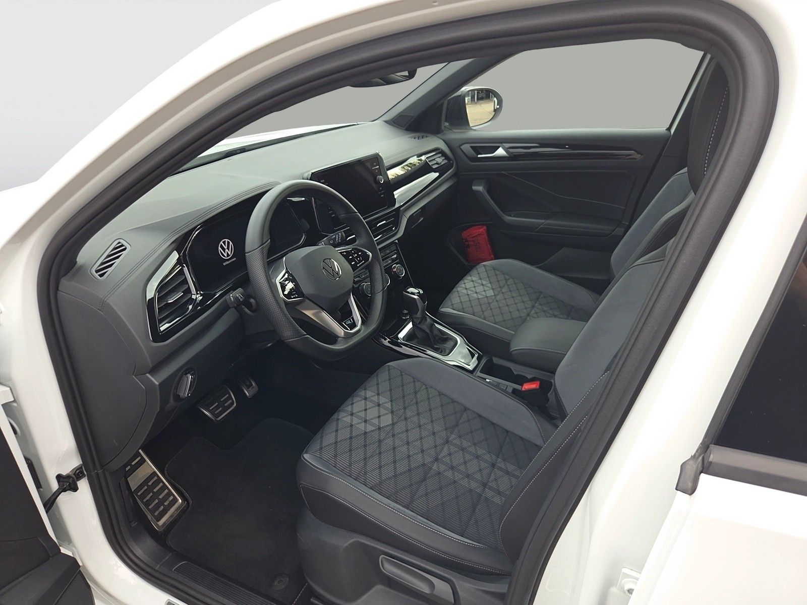 Fahrzeugabbildung Volkswagen T-Roc TSI R-Line DSG LED Navi AID ACC RFK SH 18"