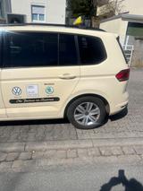 Volkswagen Touran 2.0 TDI SCR DSG Taxi - Volkswagen Touran mit Diesel-Antrieb: Taxi, Kleinbus