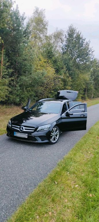 Image of Mercedes-Benz GLC 220