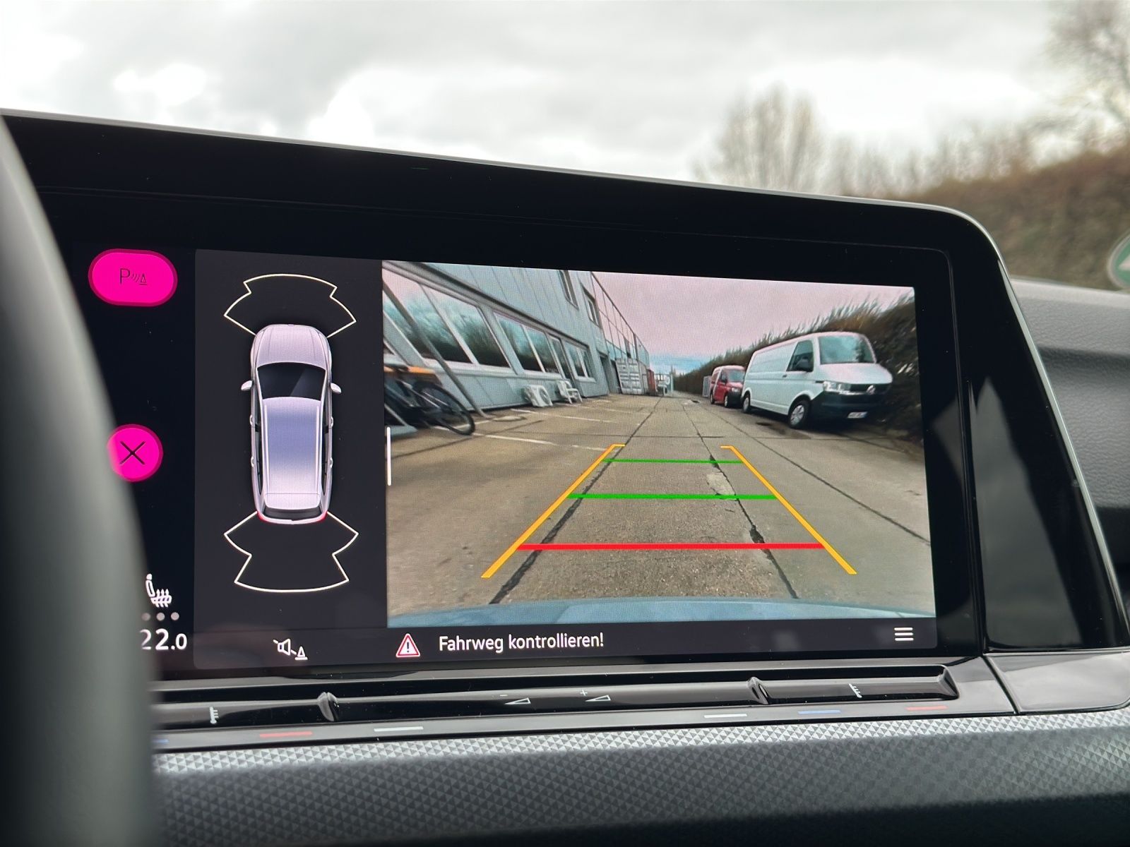 Fahrzeugabbildung Volkswagen Golf VIII Variant eTSI Active DSG NAVI AppConnec