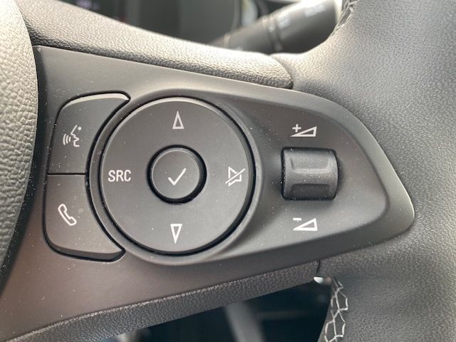 Fahrzeugabbildung Opel Corsa F 1.2 Turbo// Navi, KlimaAT, RFK, PDC v+h,