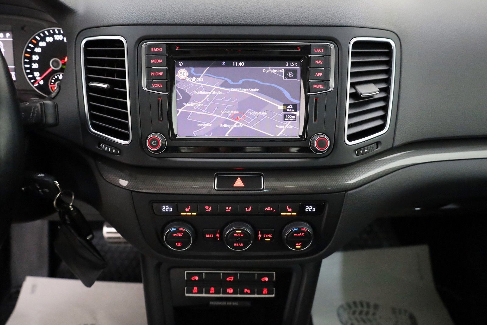 Fahrzeugabbildung Volkswagen Sharan IQ.DRIVE 4M Navi,LED,Panorama,Kamera,SH