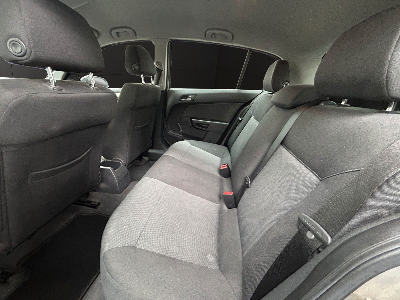 Fahrzeugabbildung Opel Astra H Lim. Edition/Service Neu/Klima/Tempomat