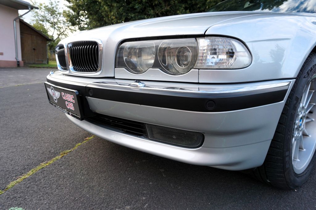 BMW 750