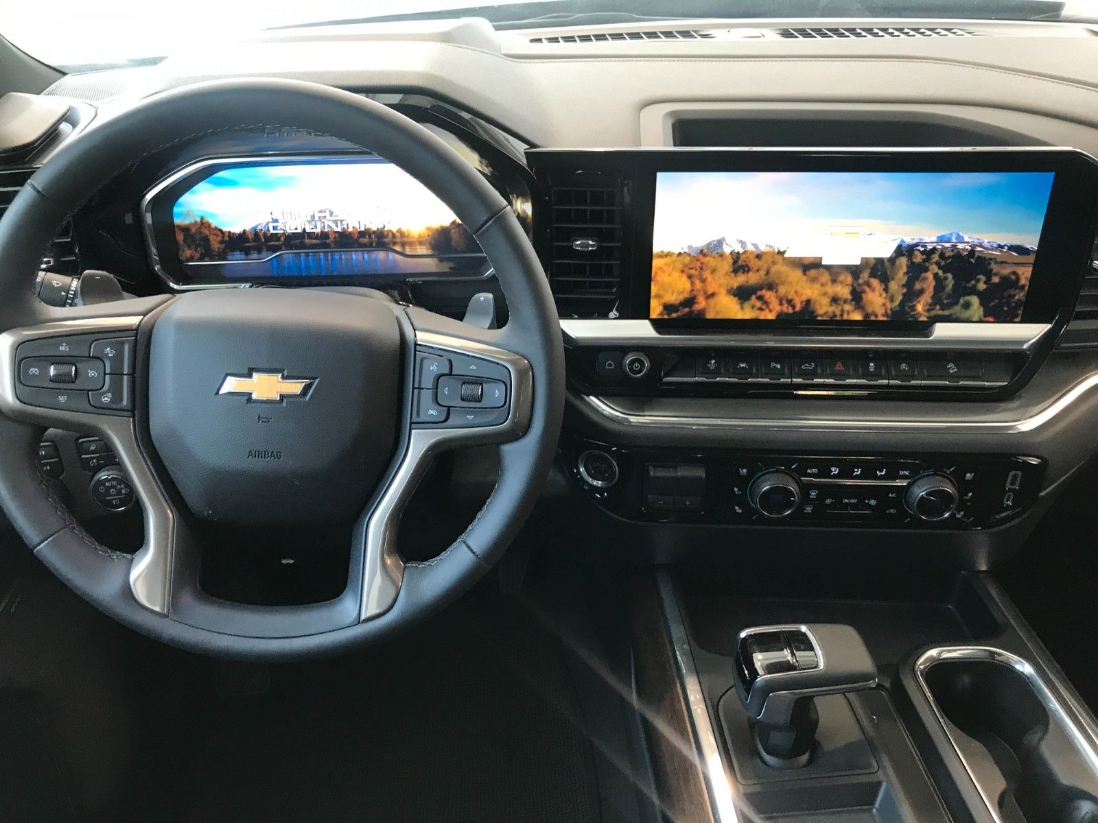 Fahrzeugabbildung Chevrolet Silverado 6.2 V8 High Country
