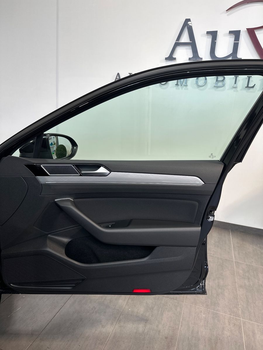 Fahrzeugabbildung Volkswagen Passat Variant 2.0 TDI Business NAV+LED+PANORAMA