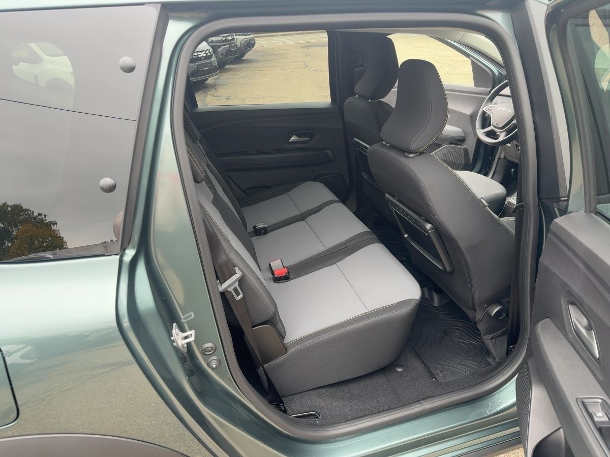 Fahrzeugabbildung Dacia Jogger Extreme+ TCe 110 7-Sitzer