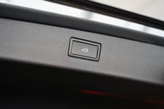 VW Tiguan 1.5 eTSI R-Line | Pano | HuD | AHK | 20" VW Tiguan 1.5 eTSI R-Line | Pano | HuD | AHK | 20"
