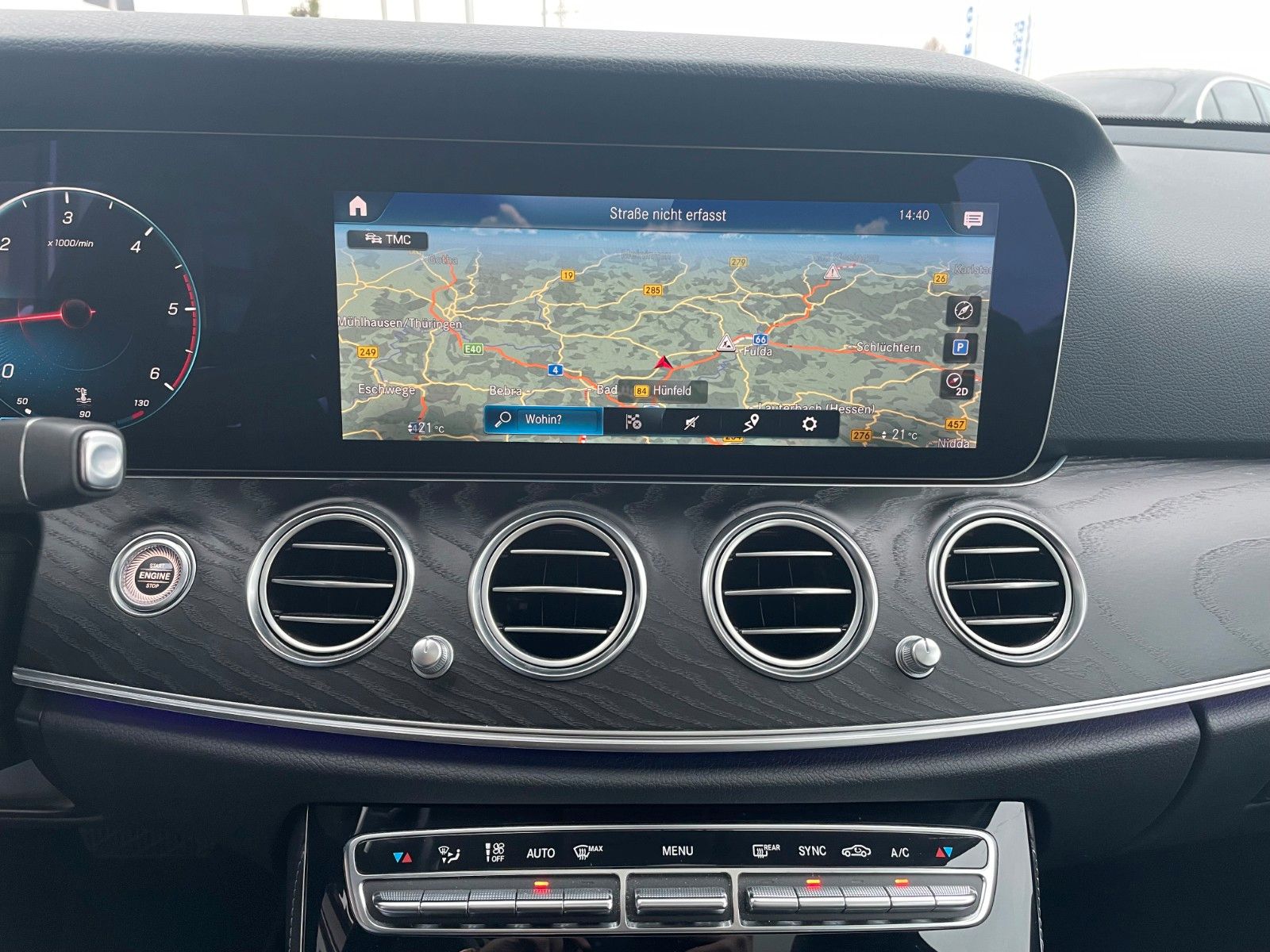 Fahrzeugabbildung Mercedes-Benz E 220 d T Pano+Ambiente+Distr+360°+Comand+DAB