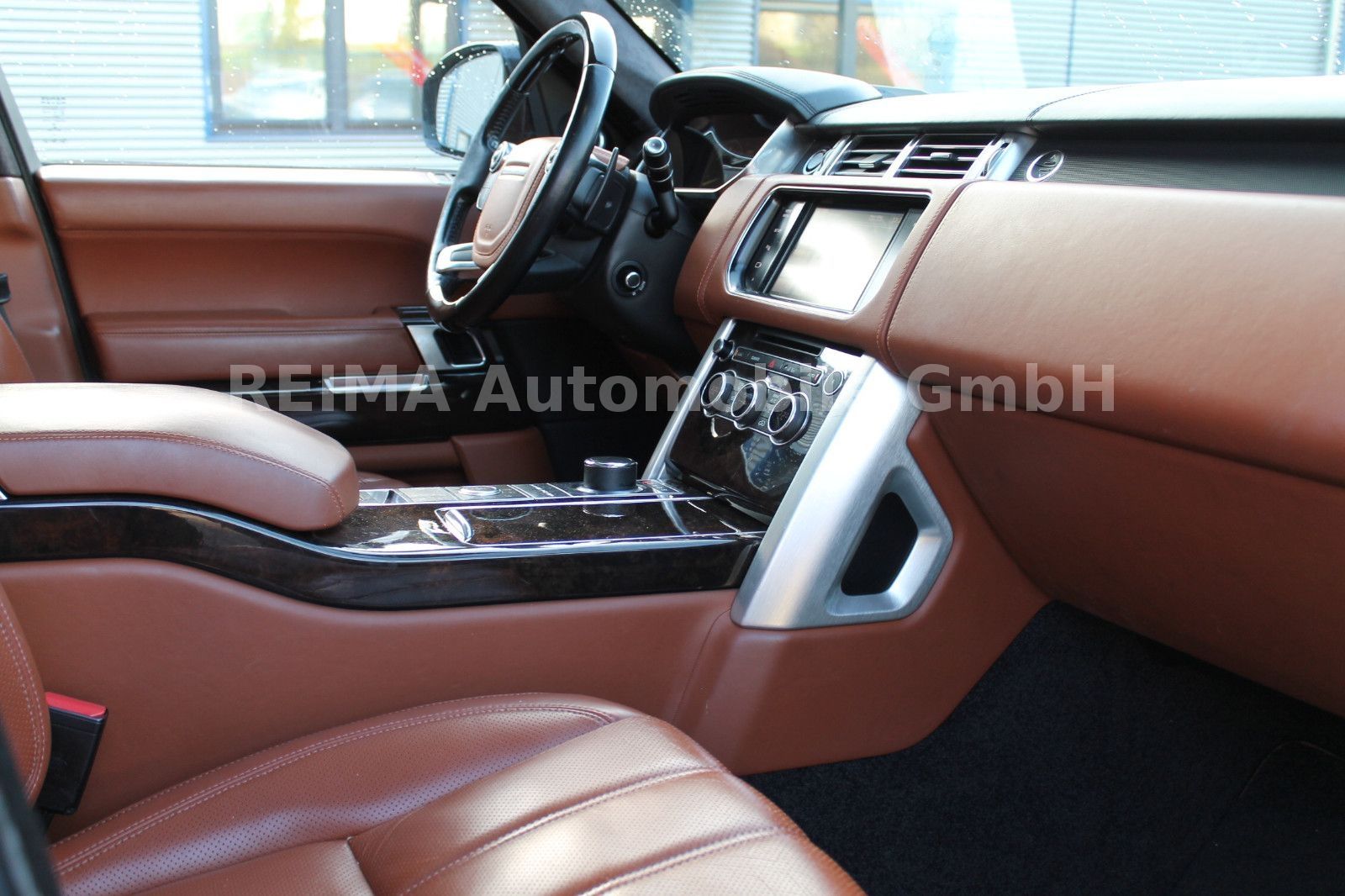 Fahrzeugabbildung Land Rover Range Rover 3,0 TDV6 mit Garantie bis 9.2026