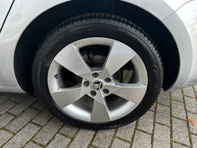 Octavia Combi Joy XENON;DAB;FSE;SHZ;CLTRONIC