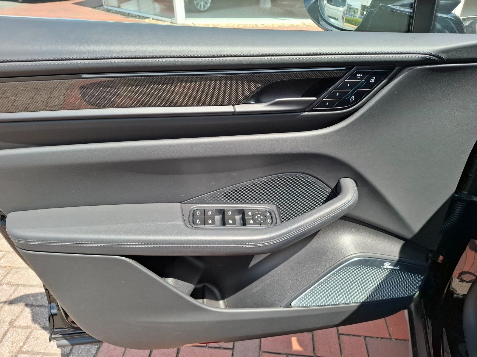 Porsche Macan E Turbo Burmester Sitzlüftung  HA-Lenkung foto 19