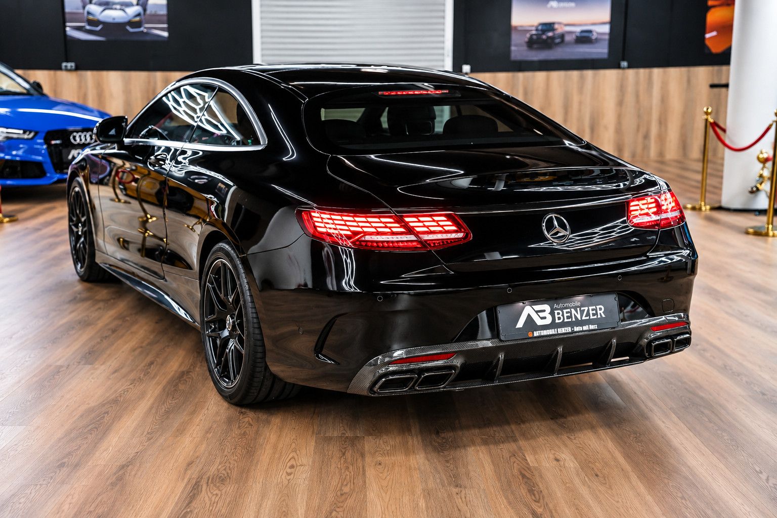 Fahrzeugabbildung Mercedes-Benz S S 63 AMG 4Matic *Pano*Designo*Ambiente*Carbon*
