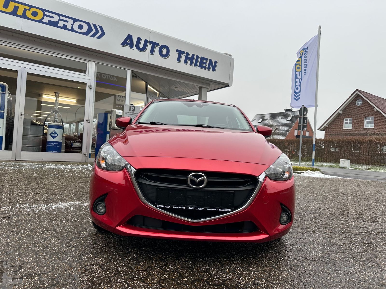 Fahrzeugabbildung Mazda 2 1.5 SKYACTIV-G 90 Nakama GRA/Sitzhzg/Einparkh