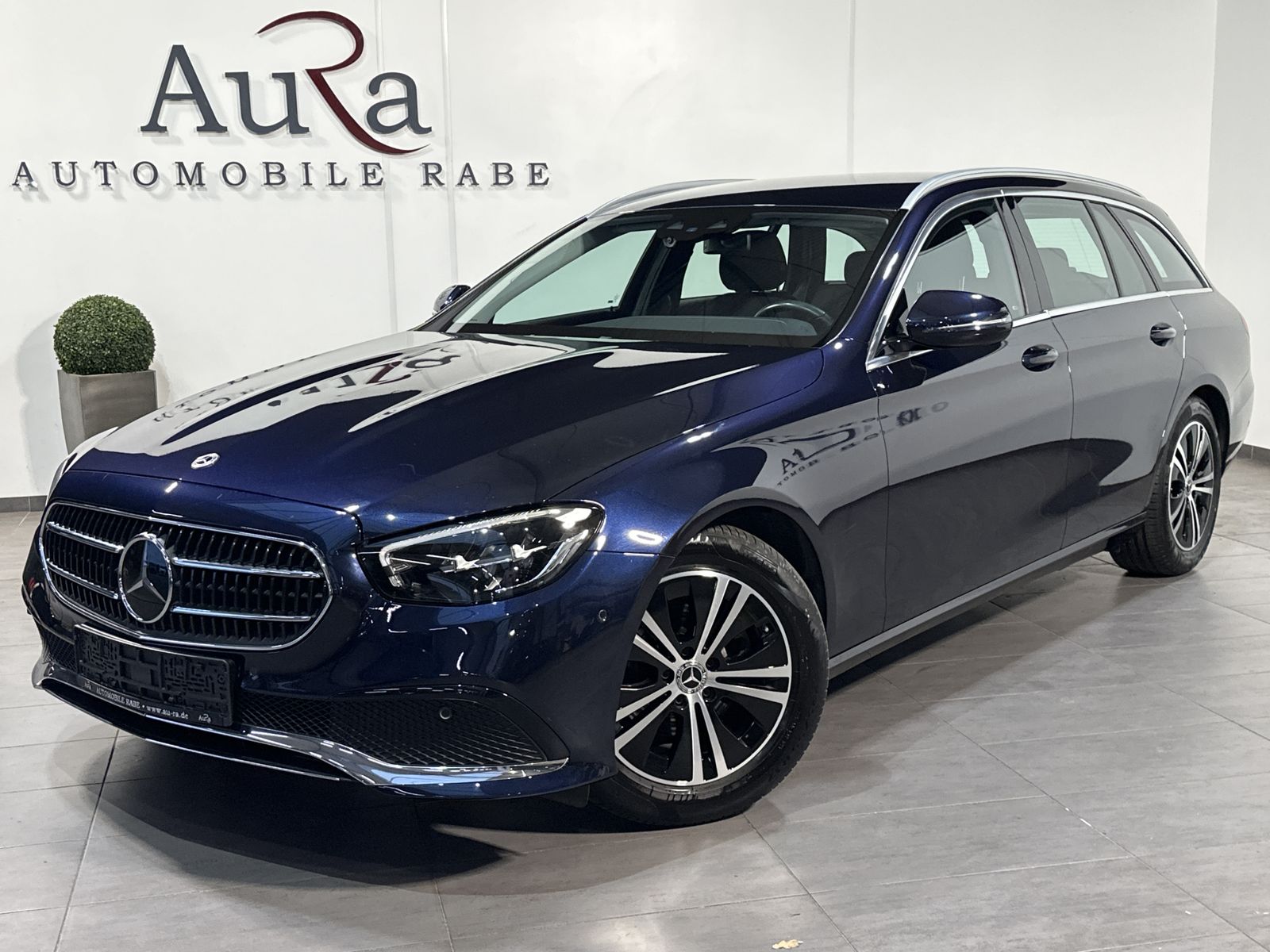 Fahrzeugabbildung Mercedes-Benz E 220d T Avantgarde NAV+LED+KAM+ACC+WIDE+CARPLAY