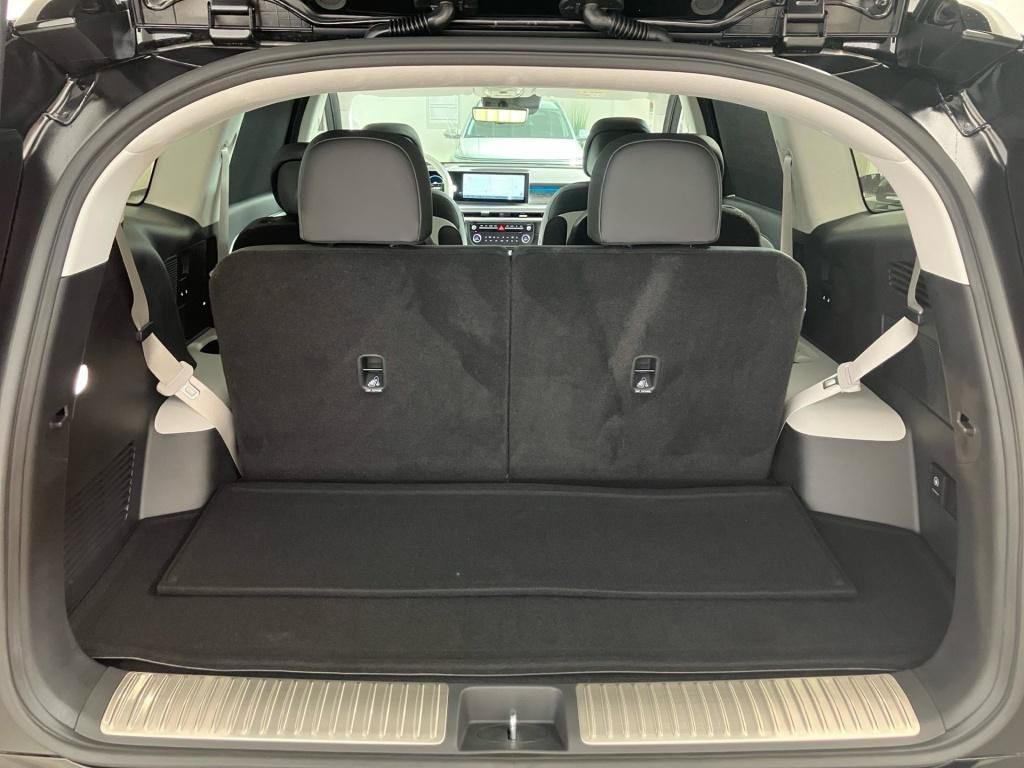 Fahrzeugabbildung Hyundai IONIQ 9 (6-Sitzer) 4WD 110kWh Uniq Pano HUD PDC