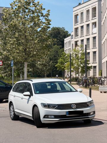 VW VW Passat Variant Kombi Weiß 