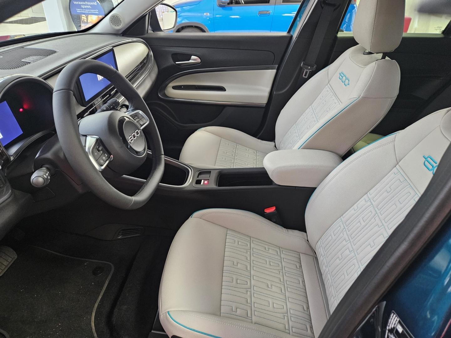 Fiat 600 1.2T MHEV La Prima - Navi  Massagesitze LED 