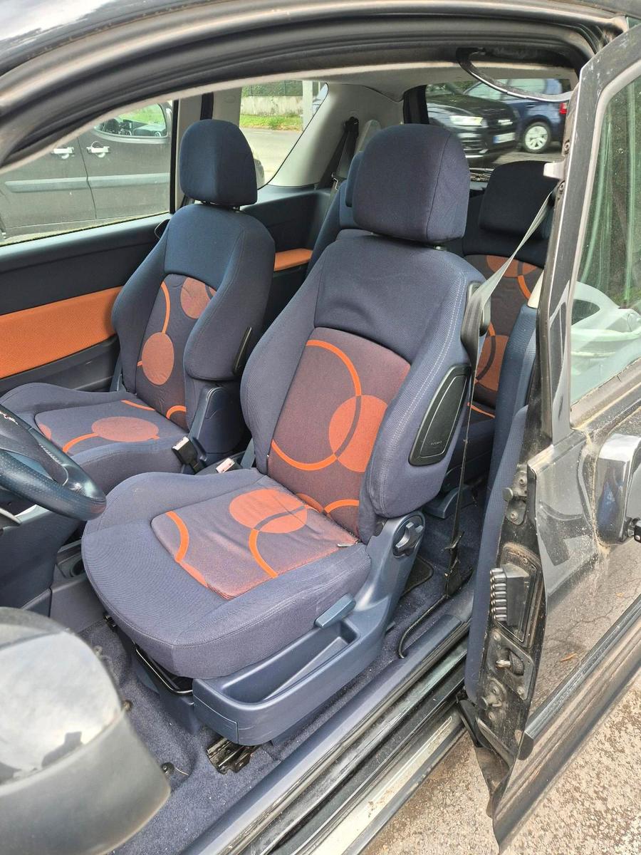 Peugeot 1007 2006 — photo 10