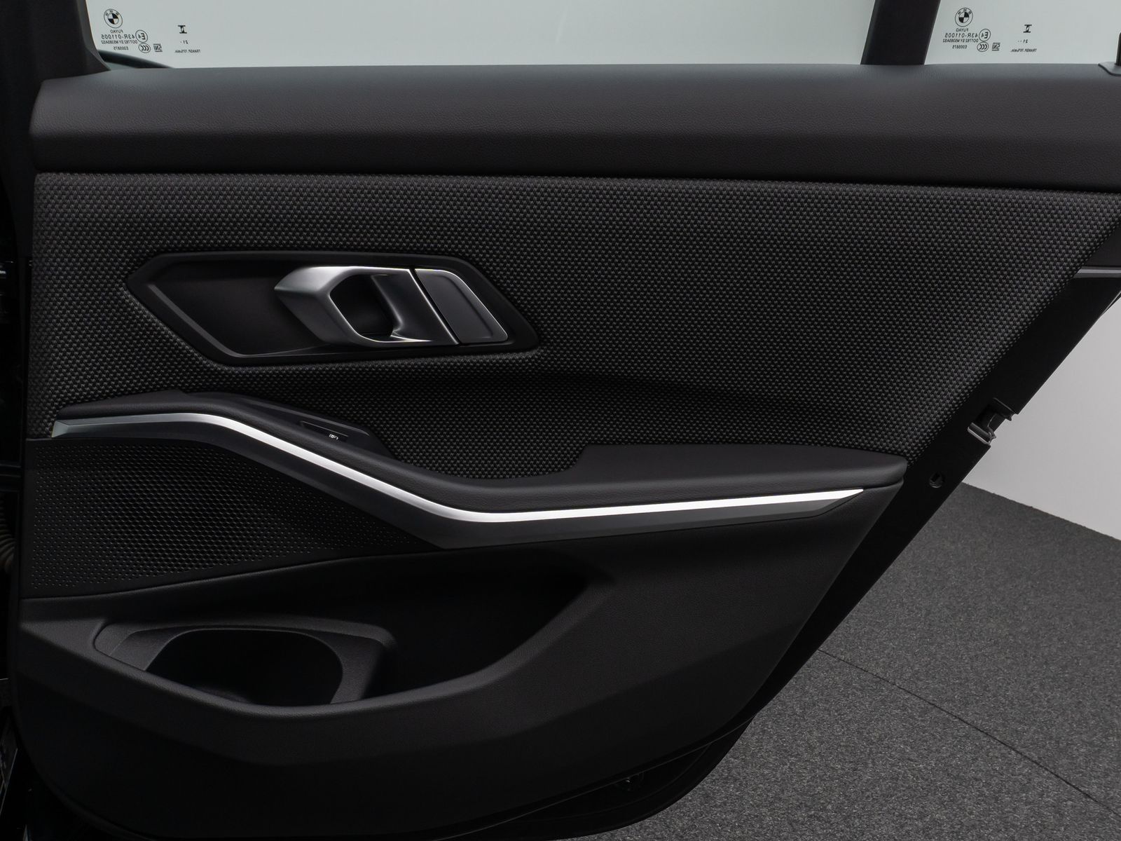 Fahrzeugabbildung BMW 320e Kamera DAB HiFi Lenkradheizung Alarm Parkas