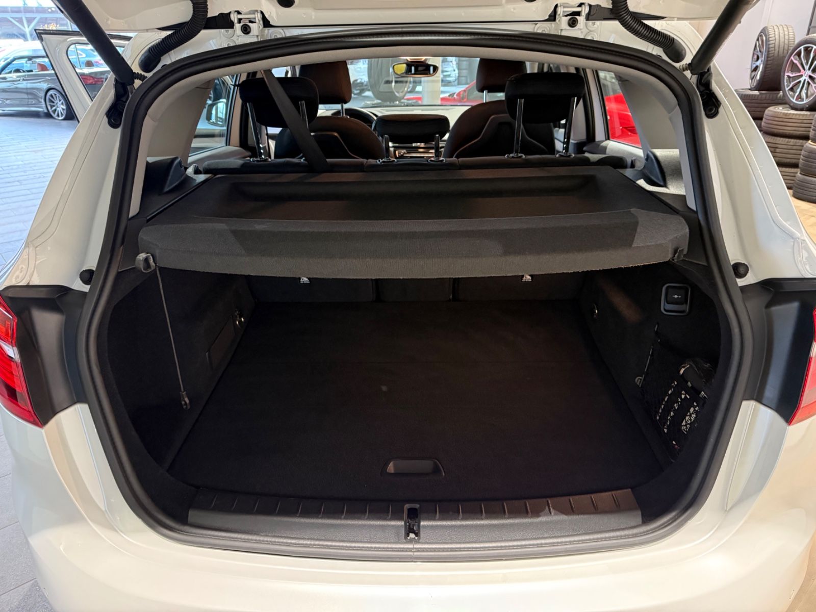 Fahrzeugabbildung BMW 218i Active Tourer *Navi*LED*Parkassis.*Komfortz