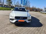 Volvo V60 Cross Country D4 AWD Geartronic - - silberne Volvo V60 Cross Country