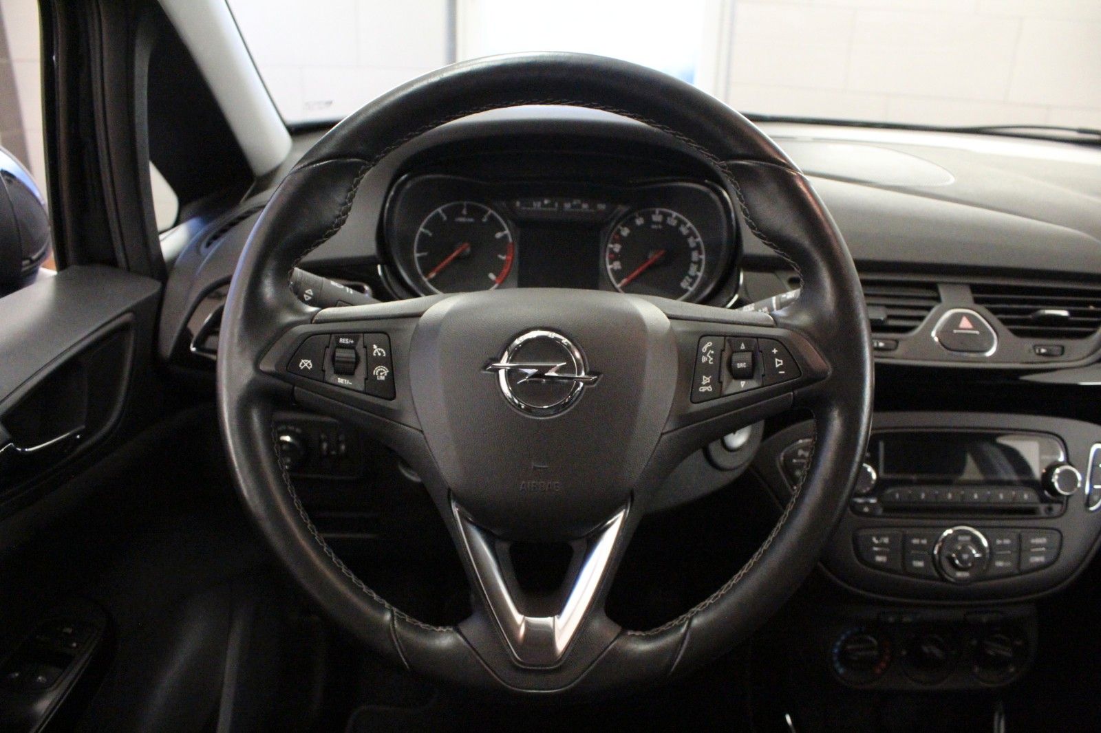 Fahrzeugabbildung Opel Corsa E 1.4 Active Winterpaket*AHK