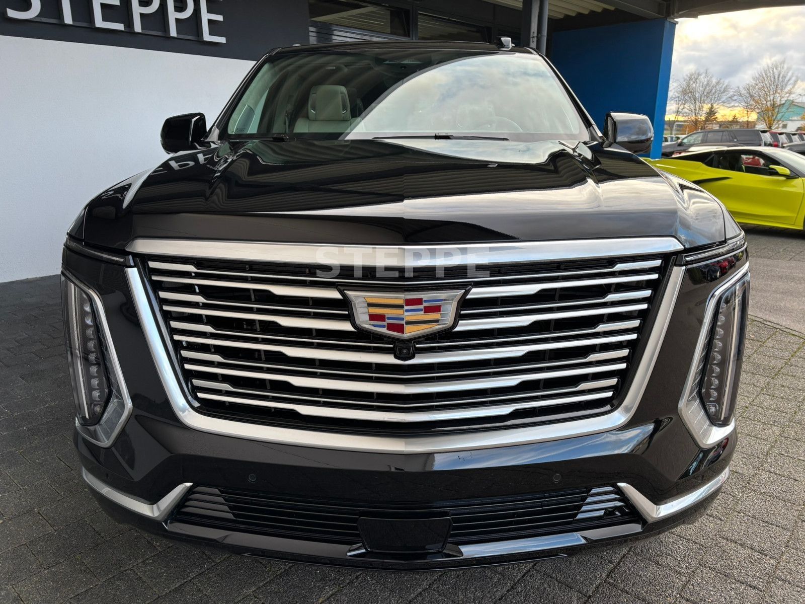 Cadillac Escalade  MY26 6.2 V8 ESV  Platinum Luxury 24"