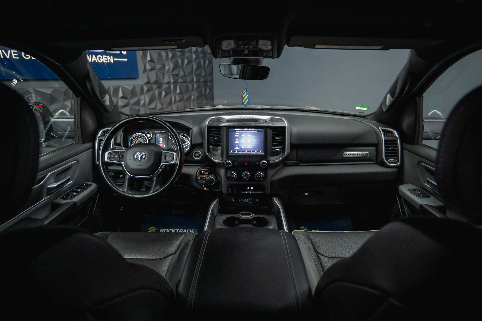 Fahrzeugabbildung Dodge RAM 5.7 V8 HEMI 4x4 Offroad Night  LPG Hardtop