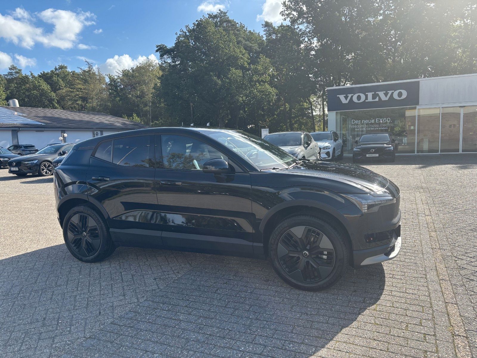 Volvo EX30 Cross Country 200 kW Pure Electric 2WD Plus