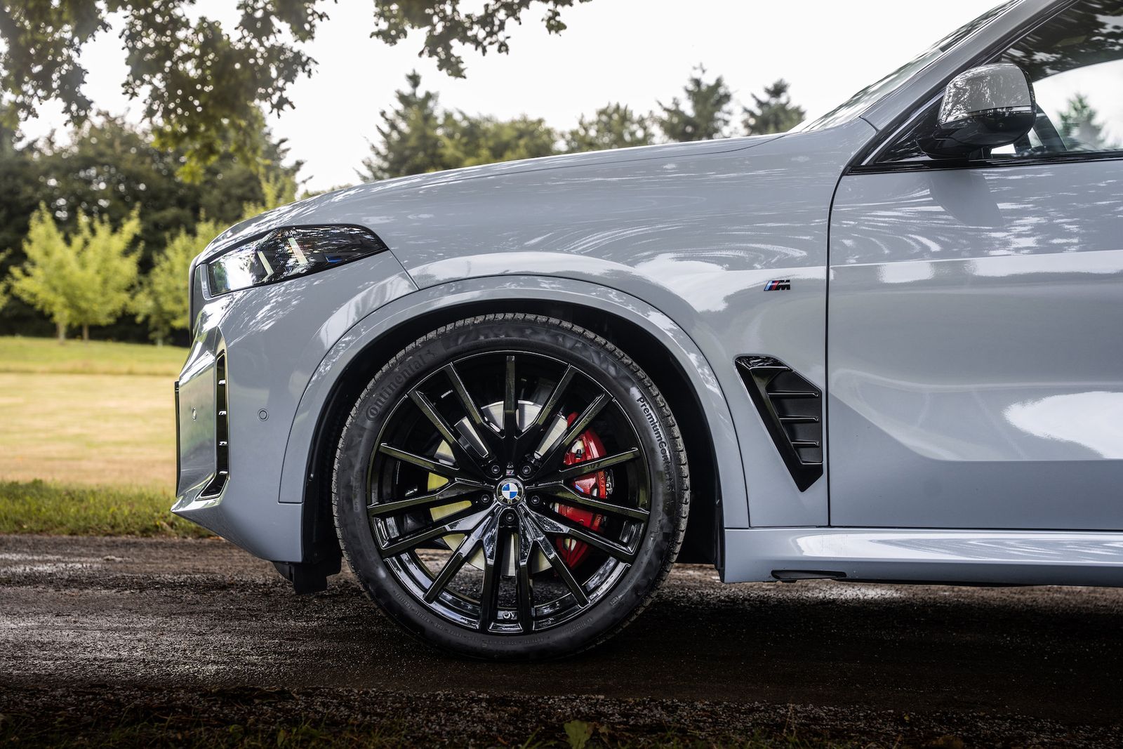 Fahrzeugabbildung BMW X5 40d xDrive M-SPORT PRO|AHK|CARBON|LUFT|ICONIC