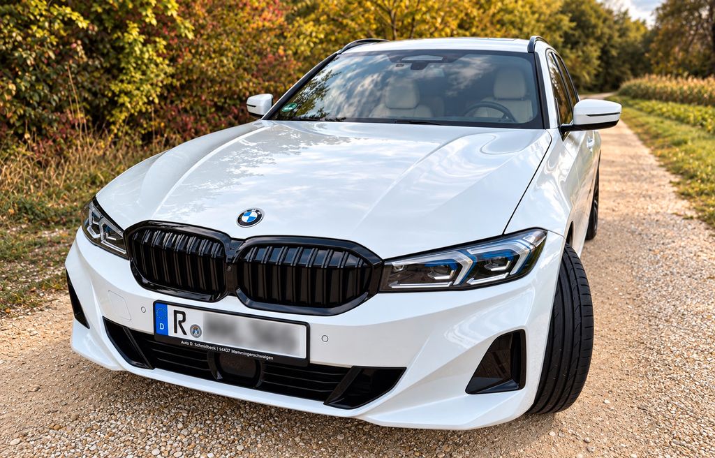 Image of BMW 320