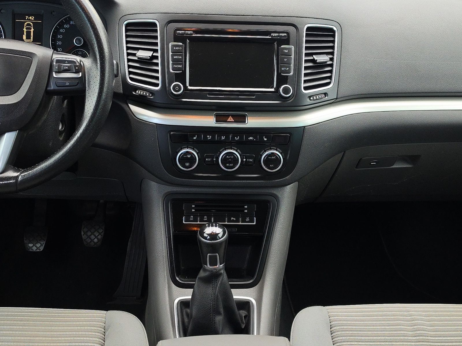 Fahrzeugabbildung SEAT Alhambra 4You TDI KLIMA PDC SHZ TEMPOMAT