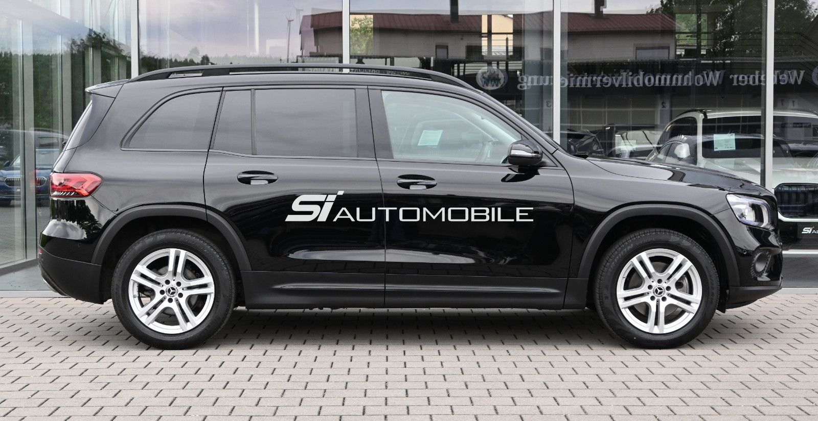 Fahrzeugabbildung Mercedes-Benz GLB 200 d Aut. Night Paket °AHK°STANDHEIZ°KAMERA